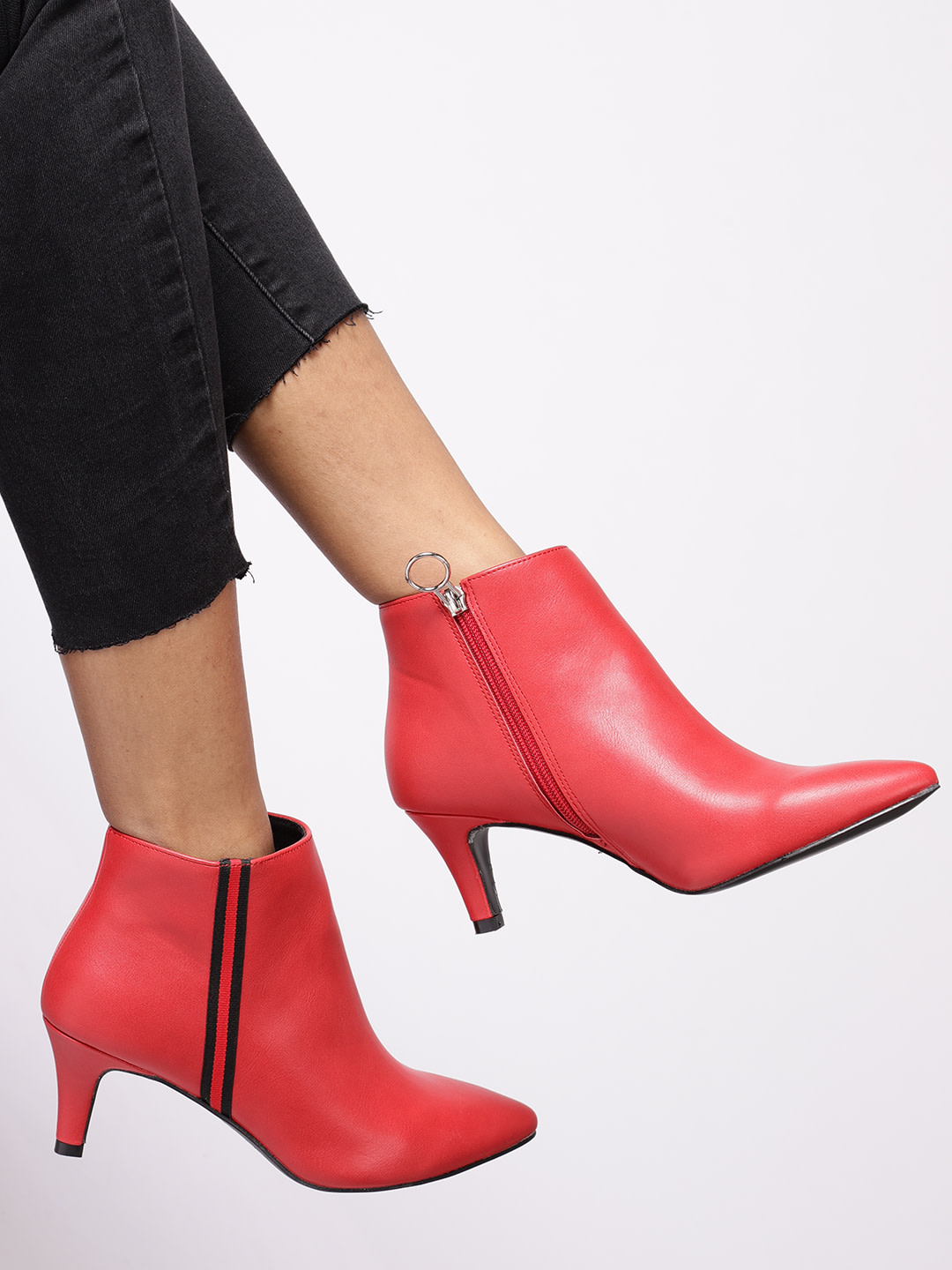 DressBerry Women Red Solid Heeled Boots