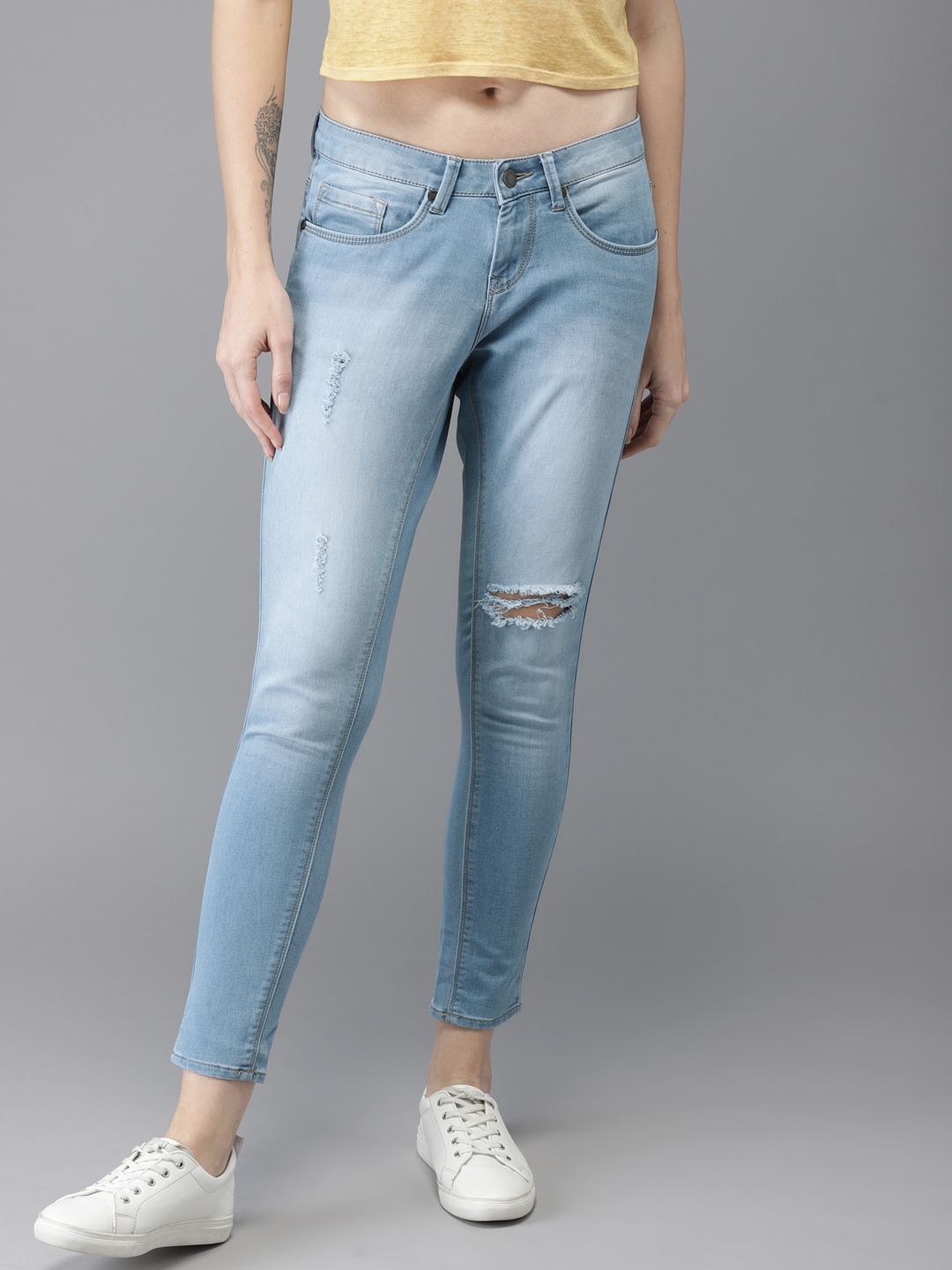 HERENOW Women Blue Skinny Fit Low-Rise Mildly Distressed Stretchable Cropped Jeans