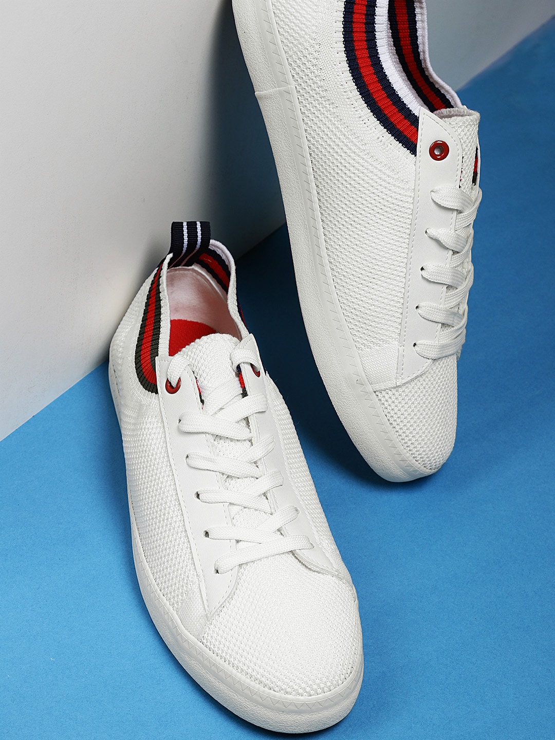 Kook N Keech Men White Sneakers