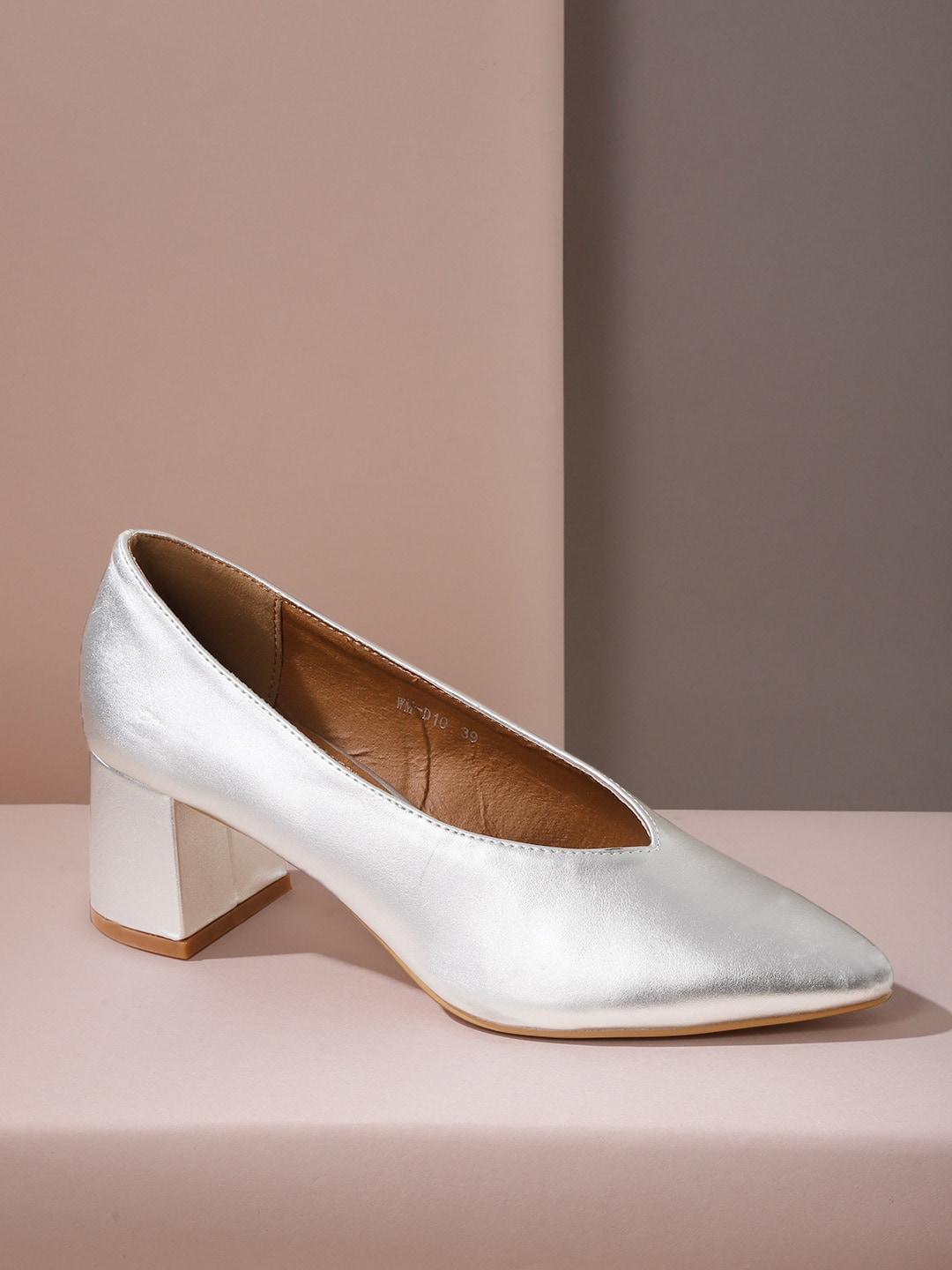 Mast  Harbour Women Silver-Toned Solid Pumps