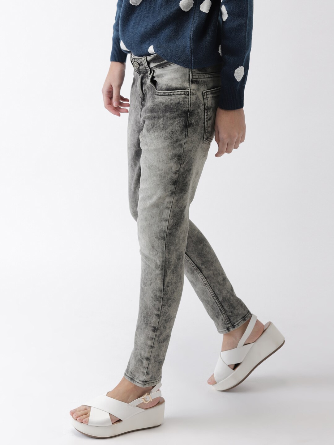 Mast  Harbour Women Grey Skinny Fit Mid-Rise Clean Look Stretchable Cropped Jeans