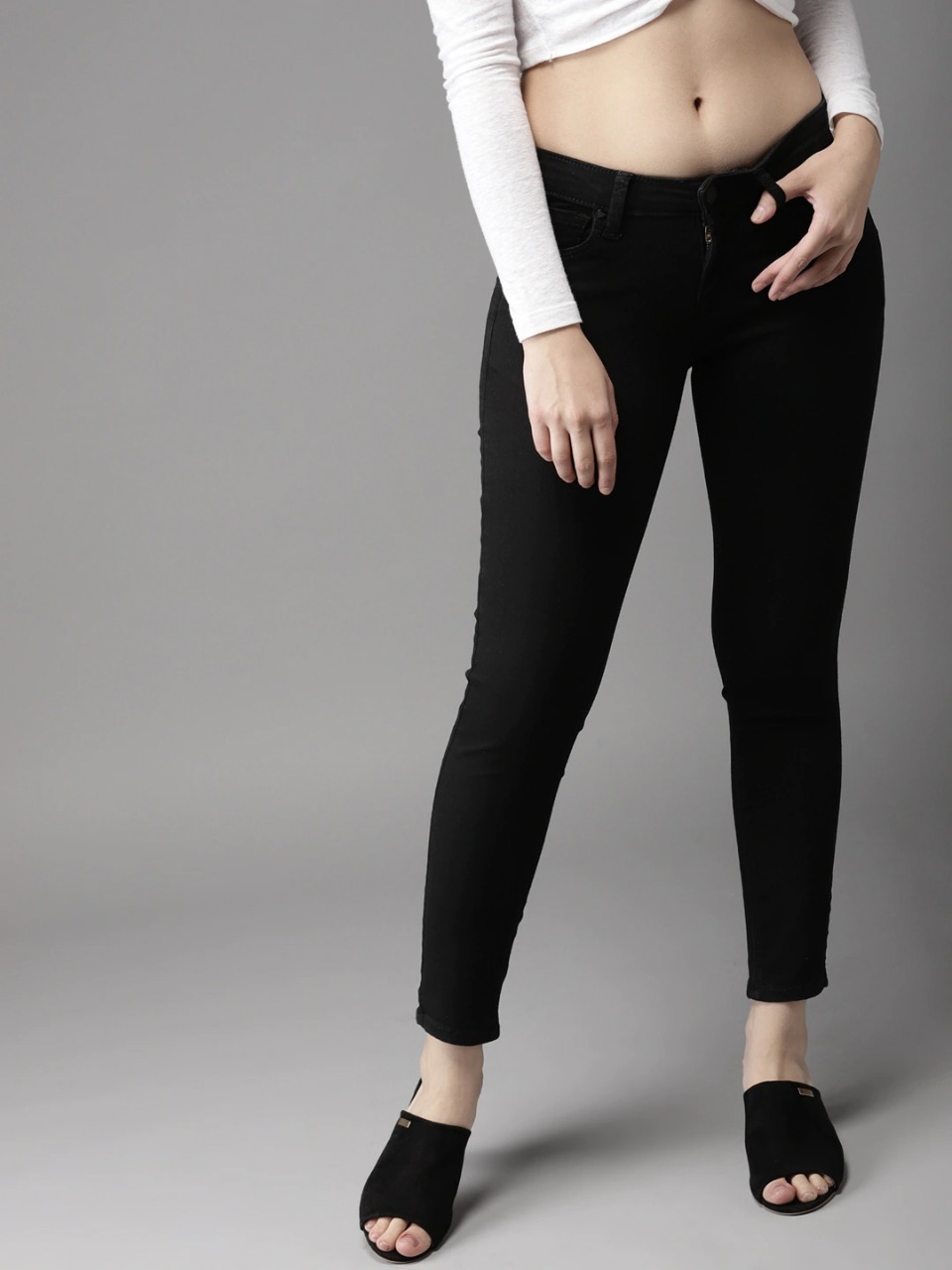 HERE&NOW Women Black Skinny Fit Mid-Rise Cropped Clean Look Stretchable Jeans