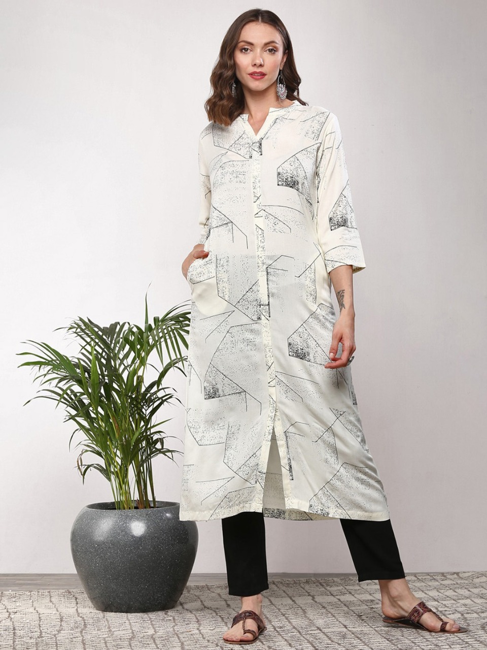 Sangria Women Printed Straight Kurta