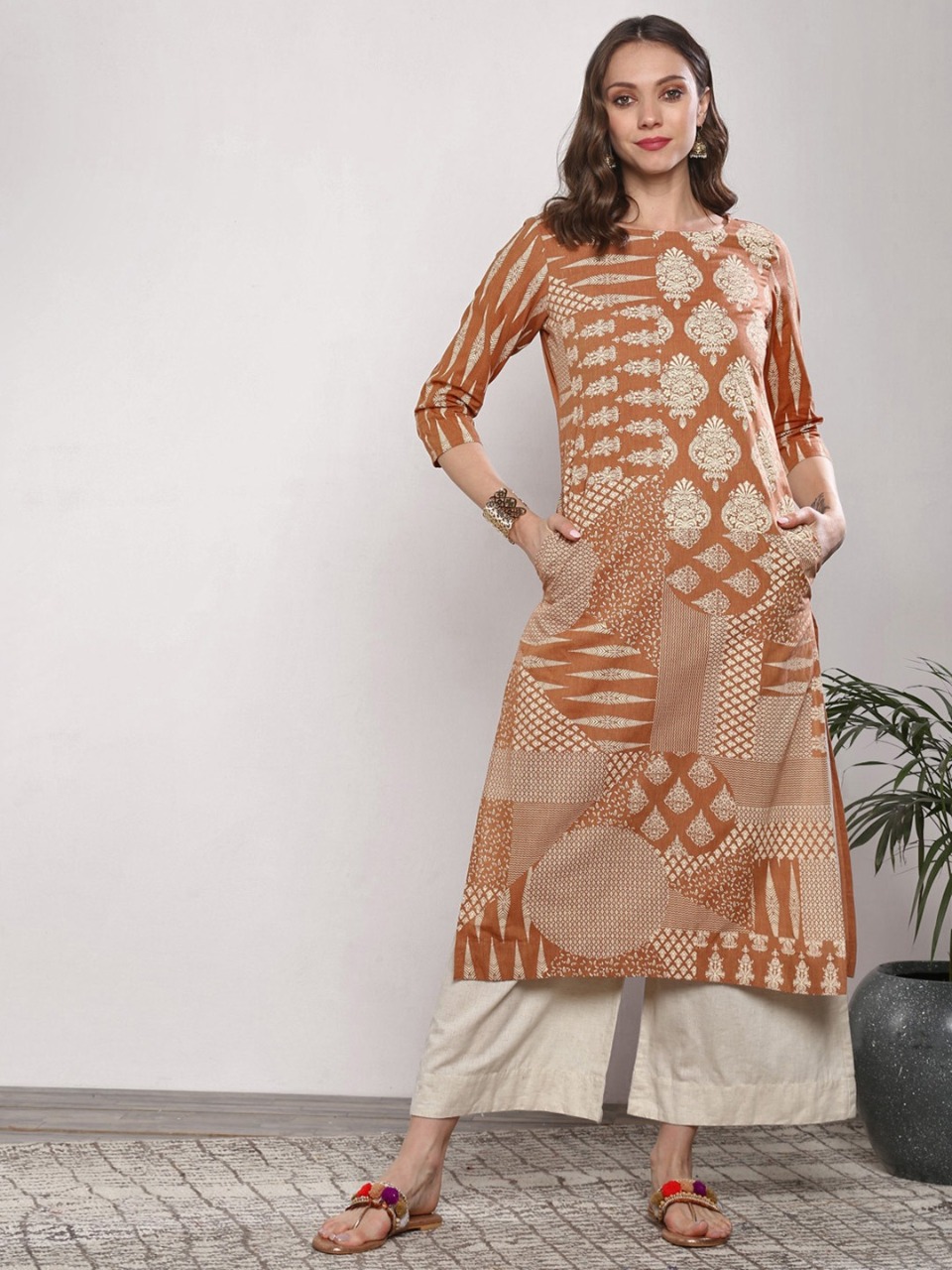 Sangria Women  Printed Straight Kurta