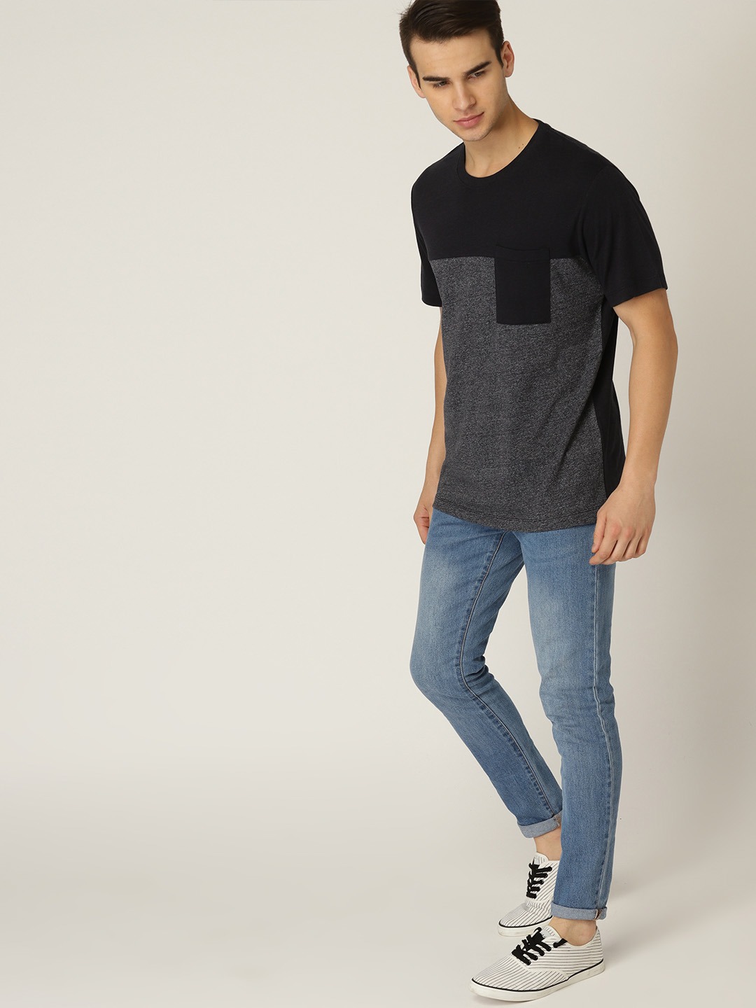 MANGO MAN Colourblocked Round Neck T-shirt