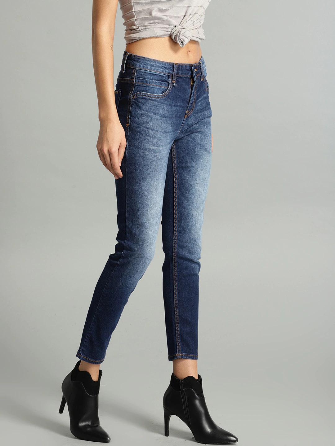 Roadster Women Blue Skinny Fit Stretchable Cropped Jeans