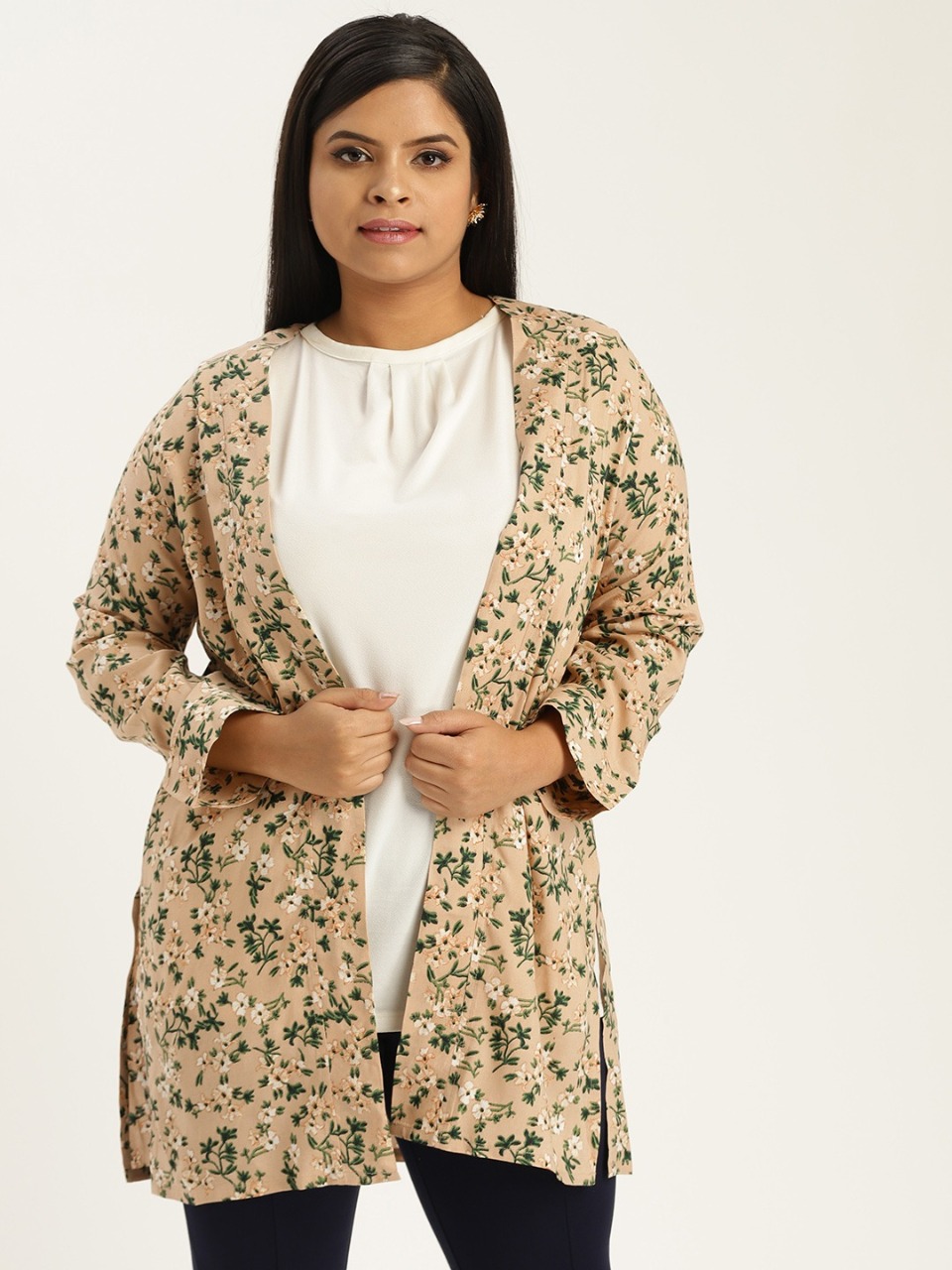 Sztori Plus Size Printed Open Front Shrug