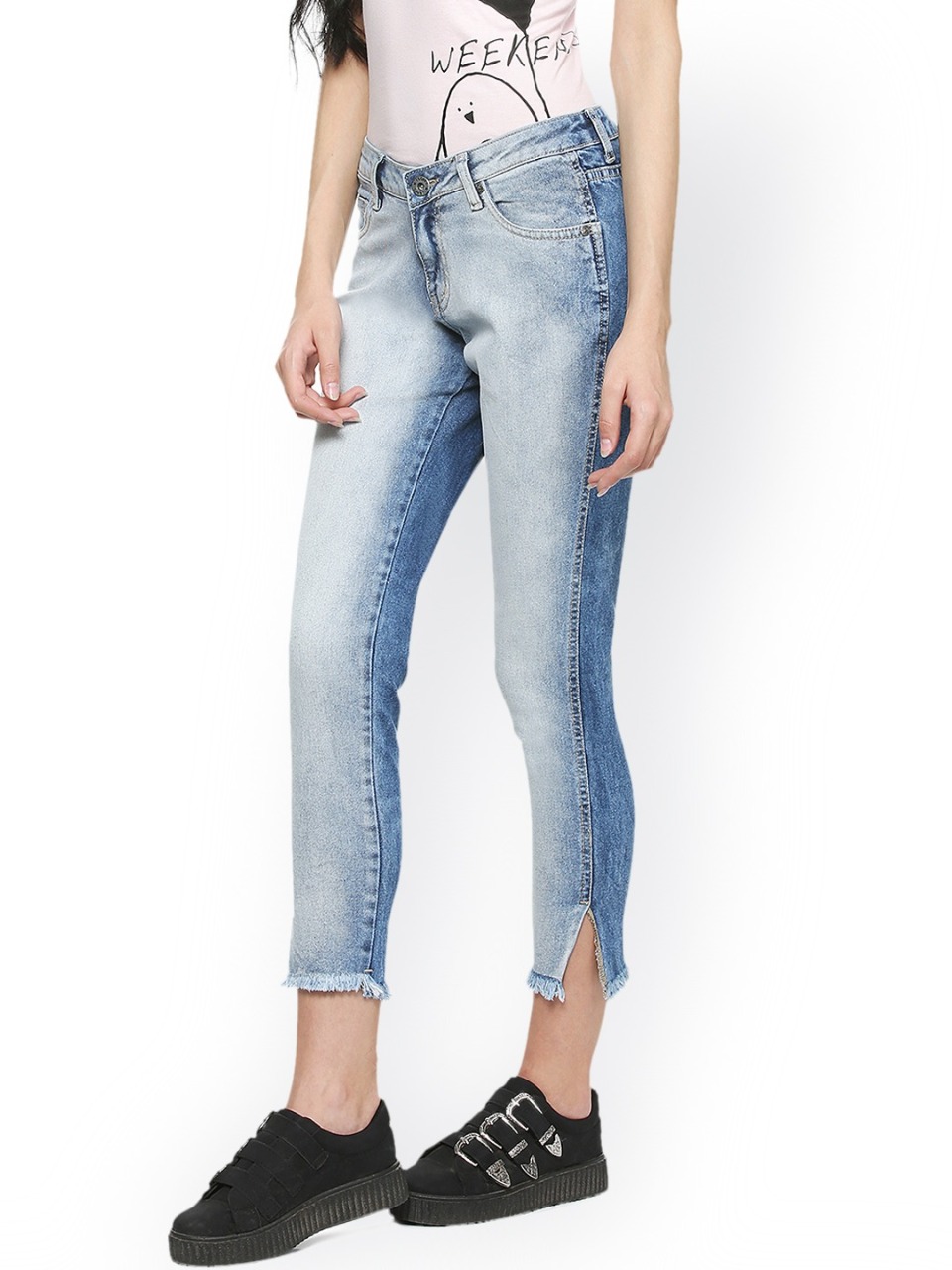 People Women Blue Slim Fit Mid-Rise Clean Look Jeans0.5