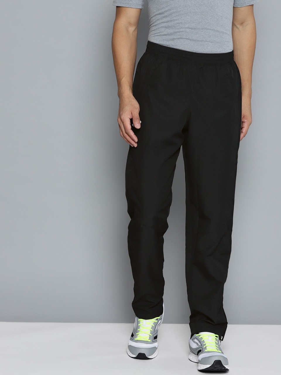 UNDER ARMOUR Men Sport style Woven Solid Track Pants