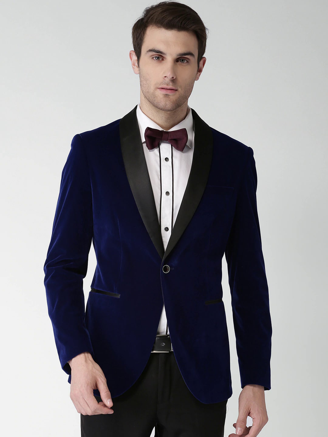 INVICTUS Men Navy Slim Fit Velvet Single-Breasted Party Tuxedo