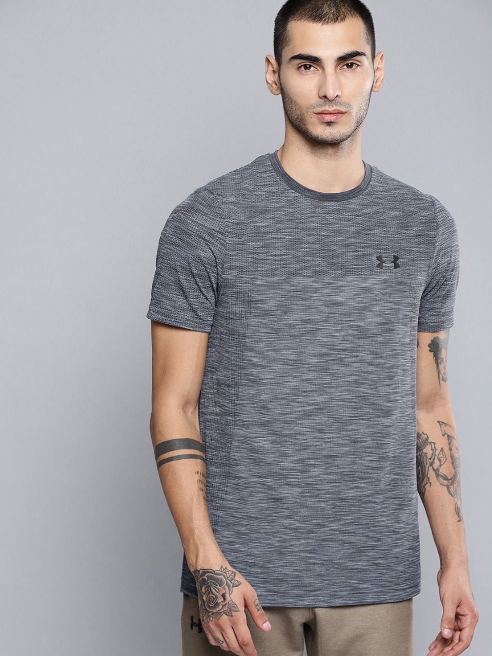 UNDER ARMOUR Men Self Design Vanish Seamless T-shirt