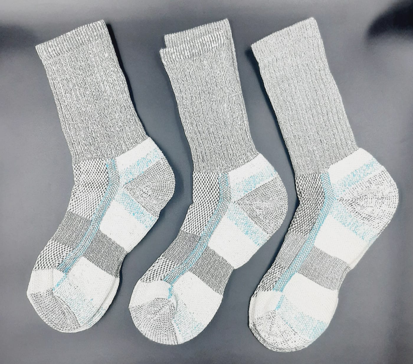 LEVI'S® PACK OF 3 SOLID REGULAR CUT MENS CREW SOCKS