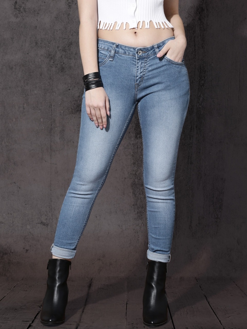 Roadster Women Skinny Fit Mid-Rise Clean Look Stretchable Jeans