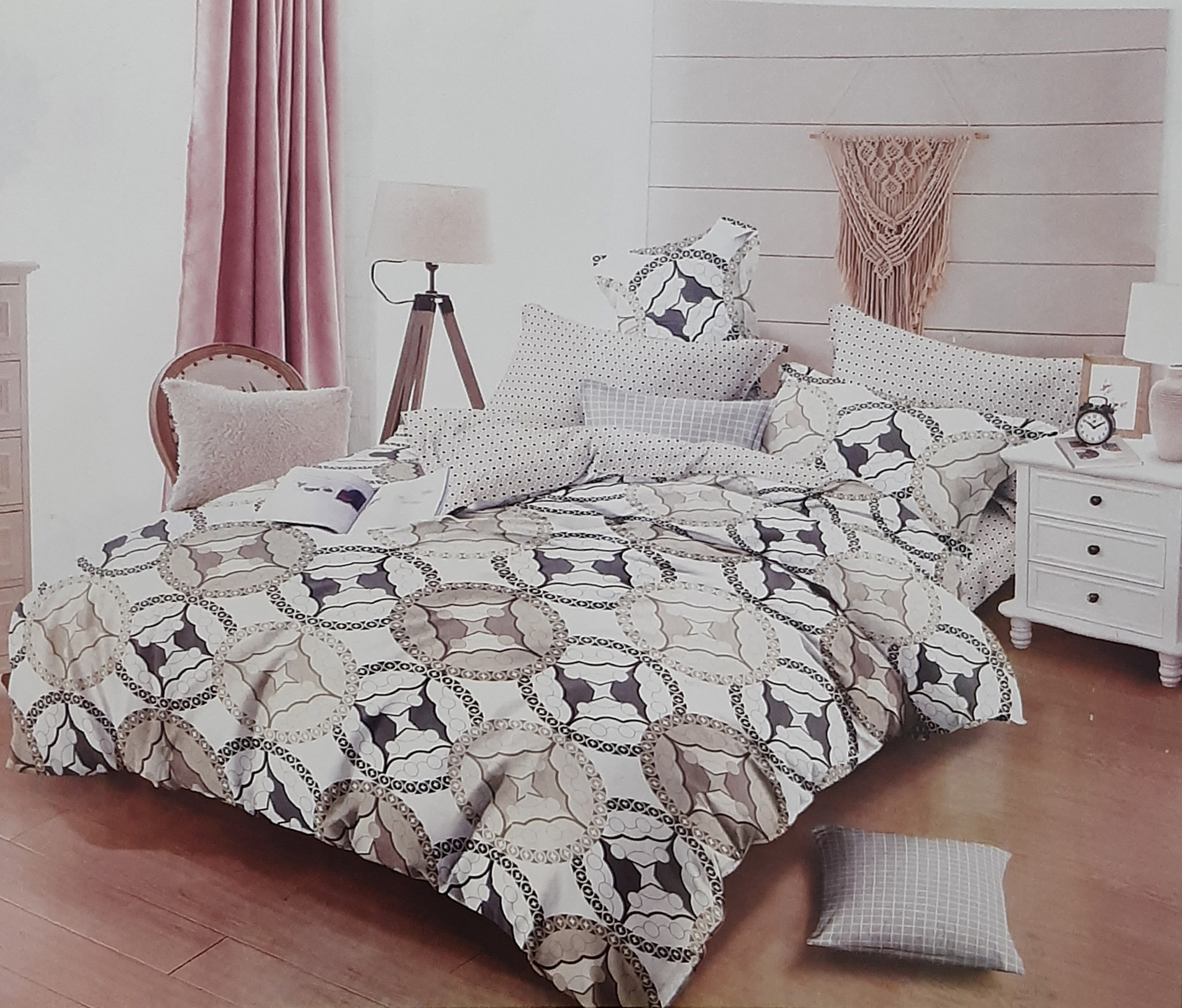 Pringle Bedsheet with Pillow Covers 3 pcs Set