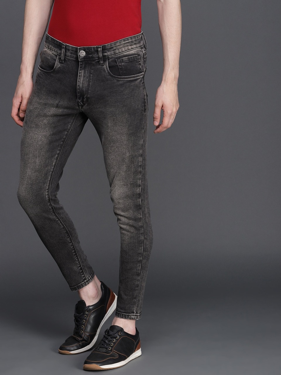 WROGN Men Tapered Fit Mid-Rise Clean Look Stretchable Cropped Jeans