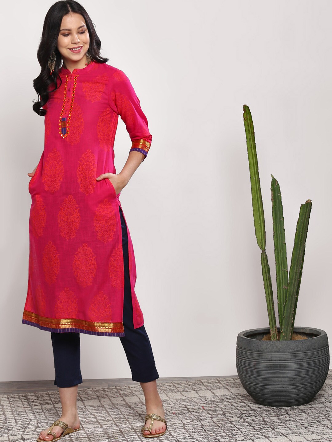 Sangria Women Fuchsia Printed Straight Kurta