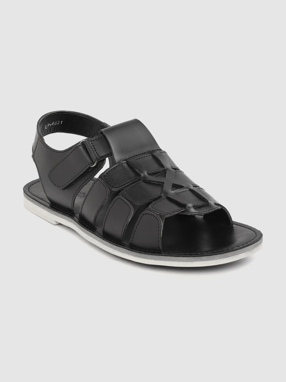 Buy Roadster The Roadster Lifestyle Co Men Black Solid Sports Sandals at  Redfynd