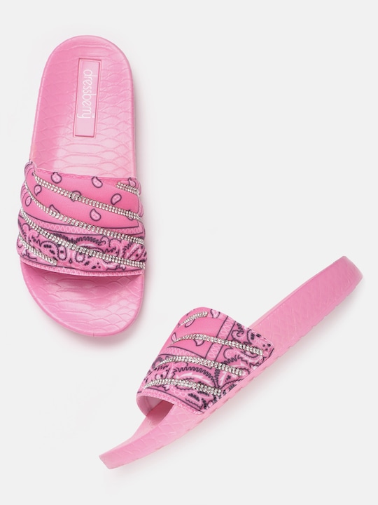 DressBerry Women Printed & Studded Flip Flops