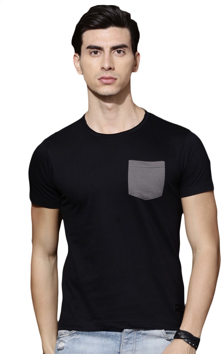 Roadster  Men Solid Round Neck Black T-Shirt