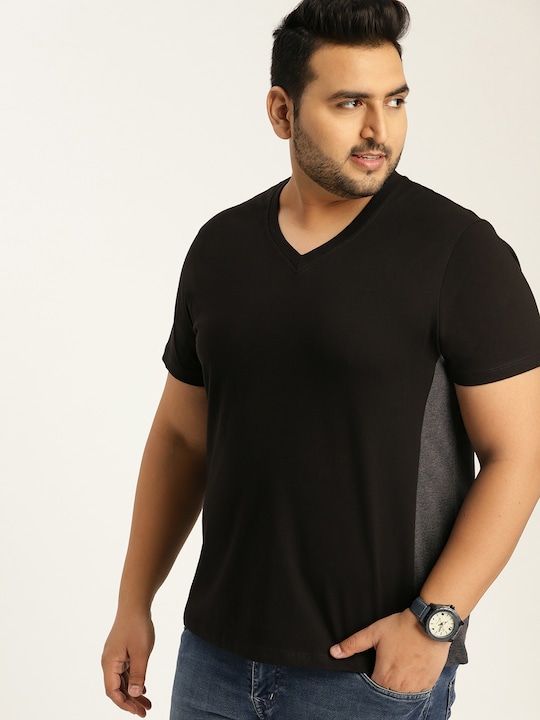 Sztori Plus Size Men Solid V-Neck T-shirt