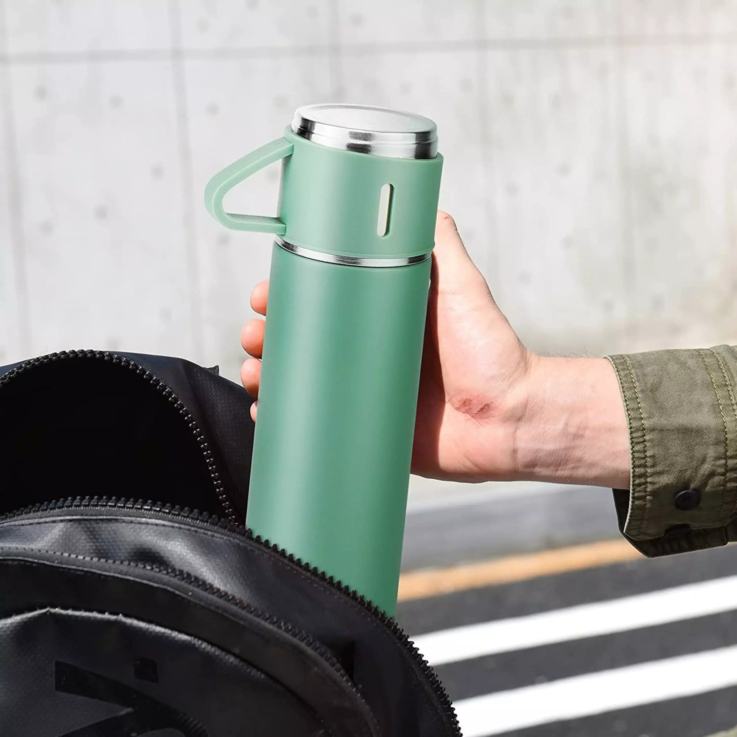 Kairos Vacuum Flask With Cups Set