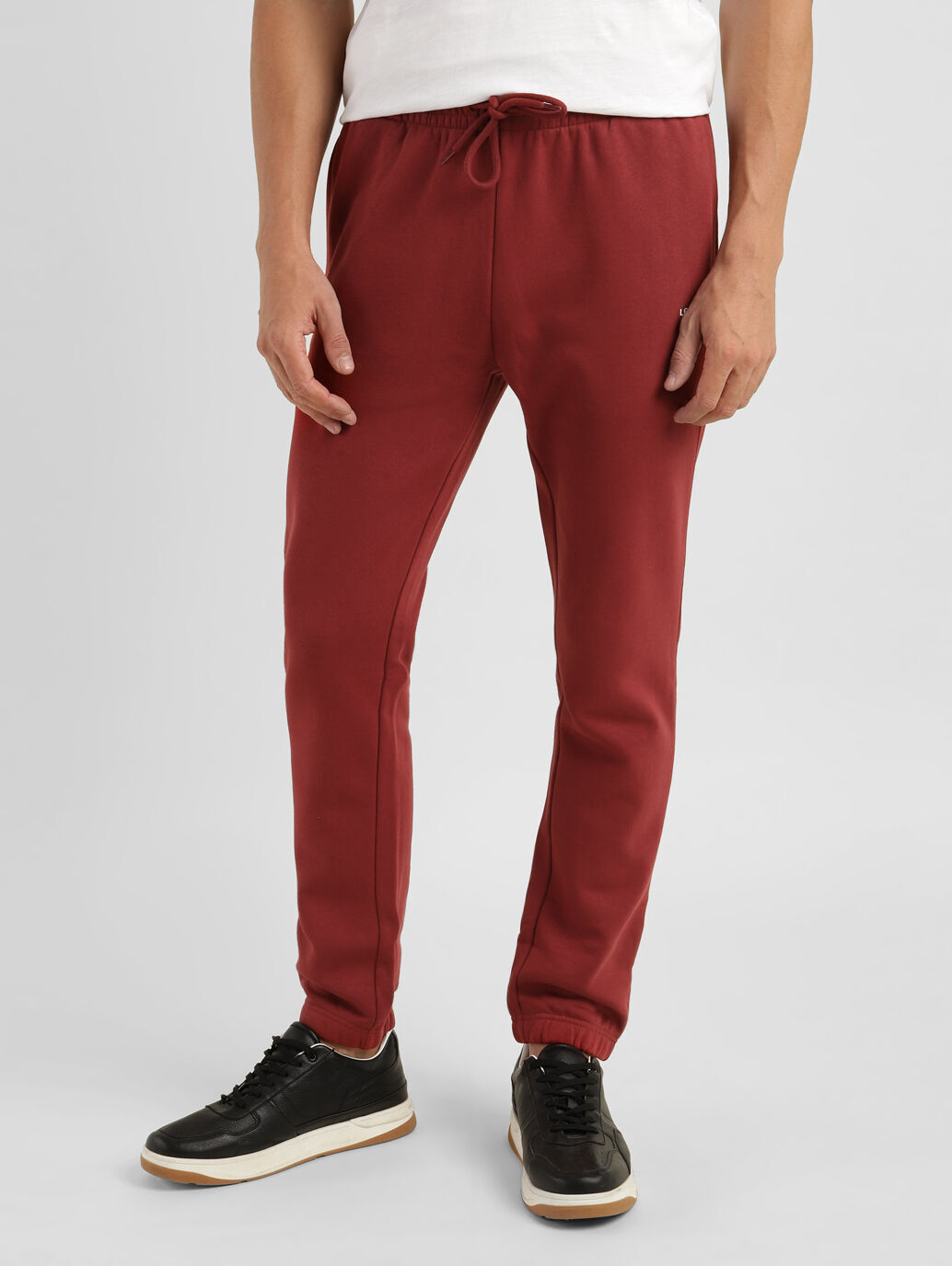 LEVI'S Men Regular Fit Maroon Pure Cotton Lower